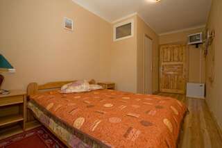 Мотели Motelis Aldari Pastende Двухместный номер с 1 кроватью или 2 отдельными кроватями и собственной ванной комнатой-2